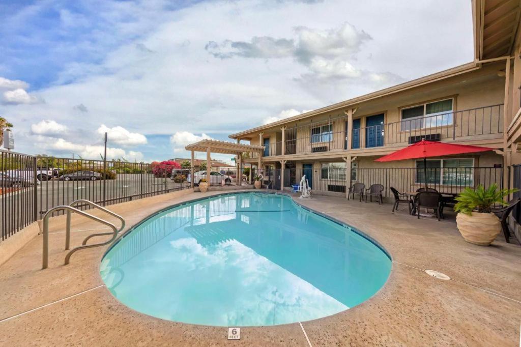 Best Western Hanford Inn Eksteriør billede
