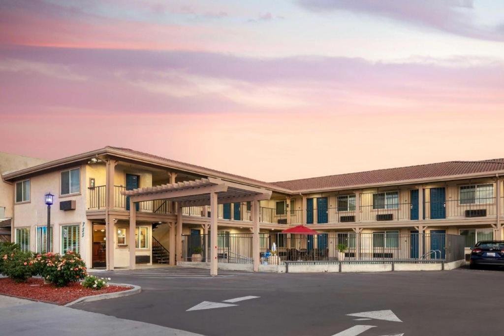 Best Western Hanford Inn Eksteriør billede