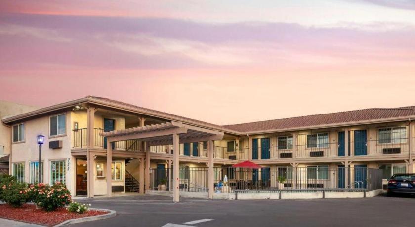 Best Western Hanford Inn Eksteriør billede